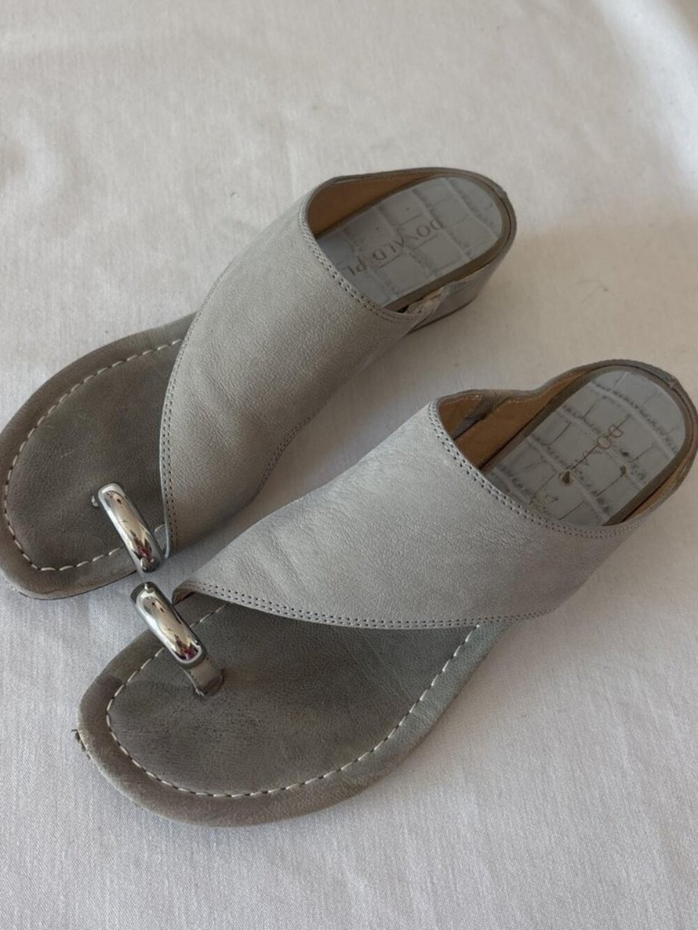 Donald Pliner VESNA Silver Toe Ring Wedge Slide Sandals Greige Leather 8M